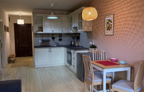 Апартамент с частен двор — комфорт и стил за живеене и инвестиция